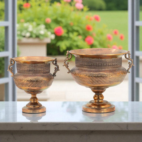 Set of 2 Frosted Gold Metal Urns "Juventas"