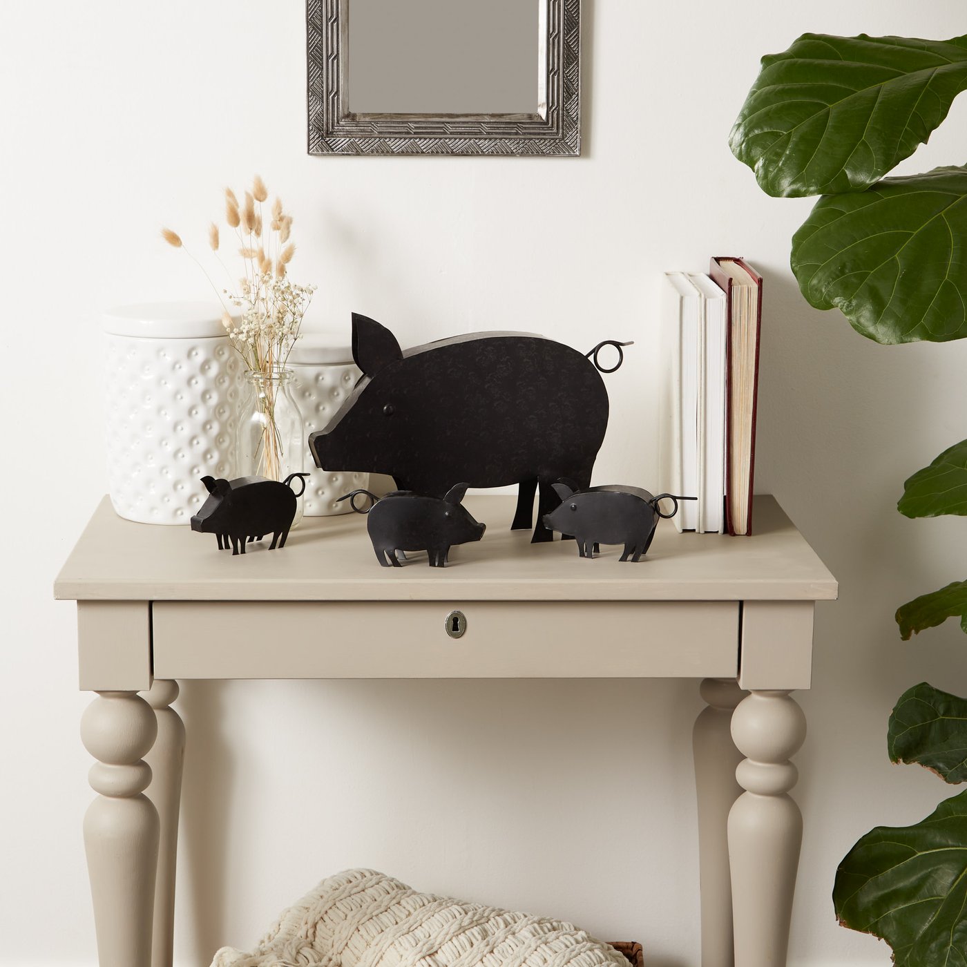 Pig and Piglets Metal Garden Sculpture Set Hog Family Figurines