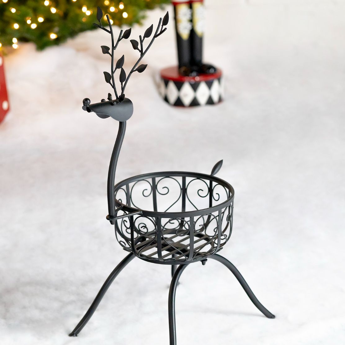 Wrought Iron Deer Basket Holiday Lawn Accents Christmas Pot Holder